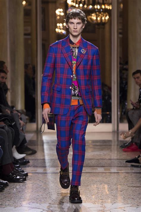 sfilata versace uomo 2019|Versace .